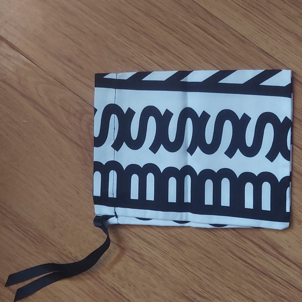 Marc Jacobs Drawstring Cloth Bag